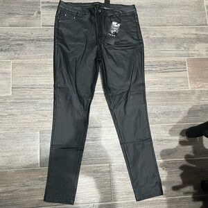 Women’s Stretchy Jeggings, Faux Leather Legging Pants with Pockets Size XXL NWT